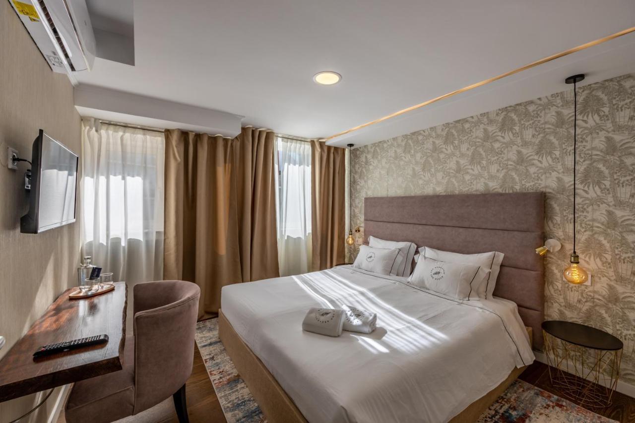 Double Room with Private External Bathroom,1480446005:JPEG